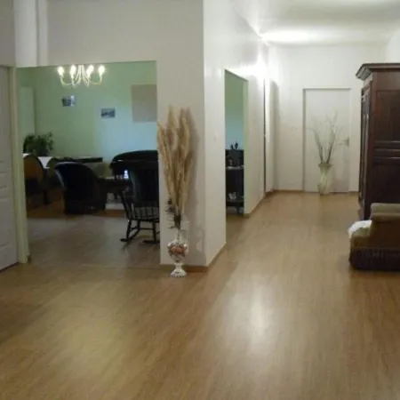Maison De Charme Avec Terrain - 4 Chambres, Terrasse Et Salon Confort - Pays De Jeanne D'arc - Fr-1-585-130 Bed & Breakfast