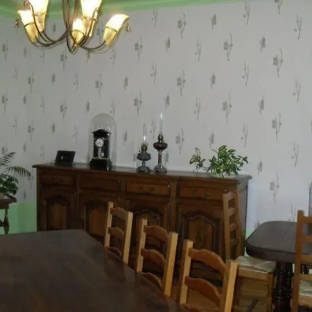 Maison De Charme Avec Terrain - 4 Chambres, Terrasse Et Salon Confort - Pays De Jeanne D'arc - Fr-1-585-130 Bed & Breakfast
